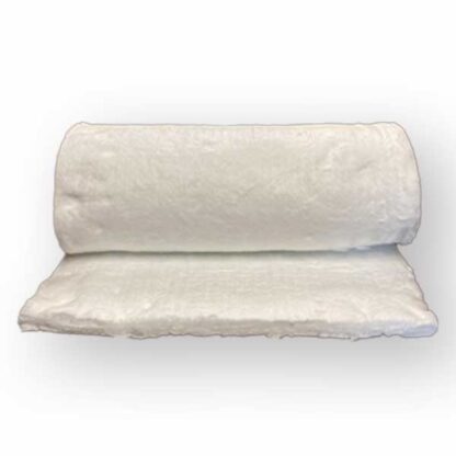 Keramisch isolatie deken van keramische wol. Keramisch deken op een rol